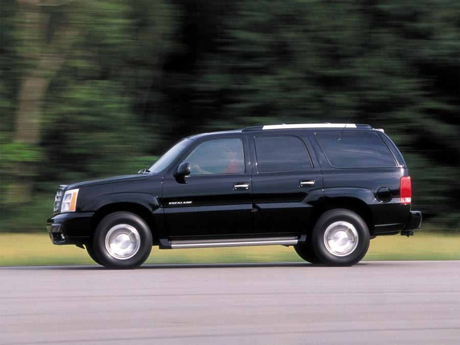  Cadillac Escalade 2001 года  (фото 17 из 31)